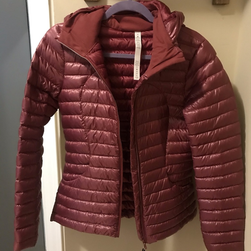 NWT Lululemon pack it down jacket size 4